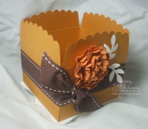 Fall Scallop Envelope Gift Box