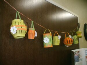 Photo Tutorial: Simple Paper Party Lanterns