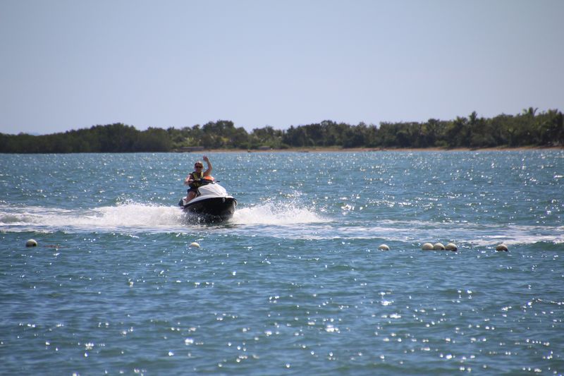 Canon Ski Jet with Lyssa. Parasail 6179