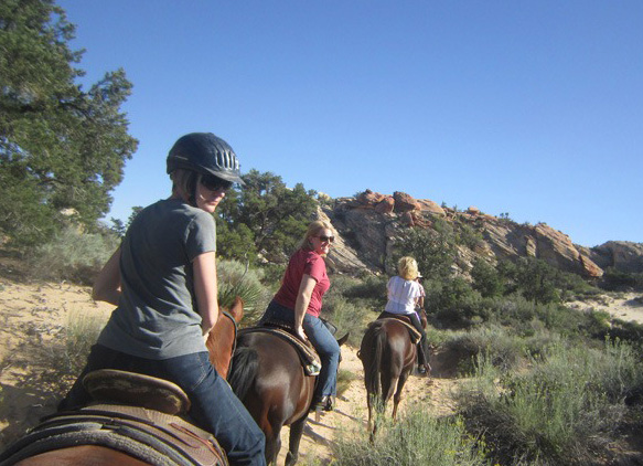 Lyssa-and-Cindi-on-St-George-trail-ride